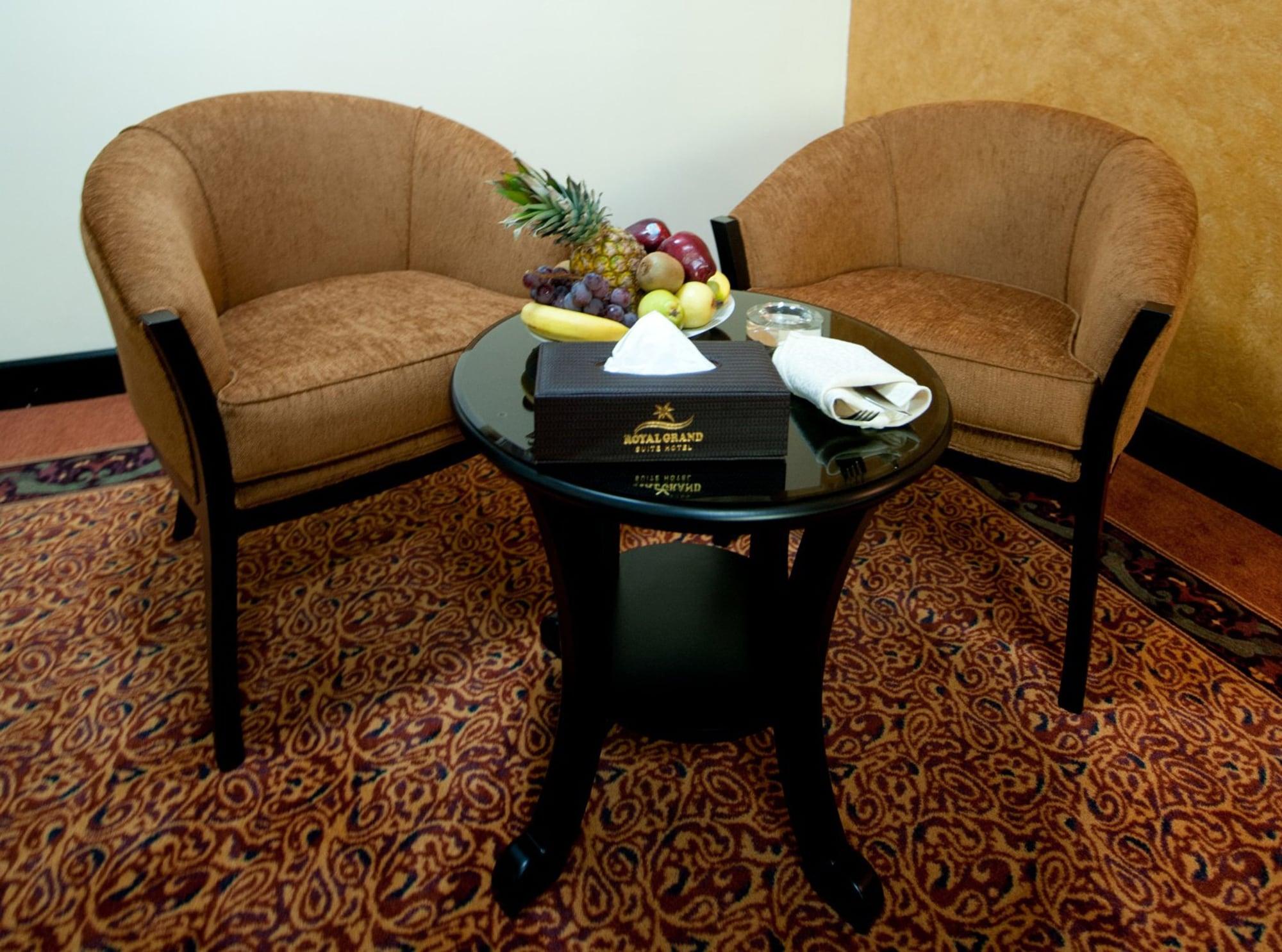 Royal Grand Suite Hotel Шарджа Экстерьер фото