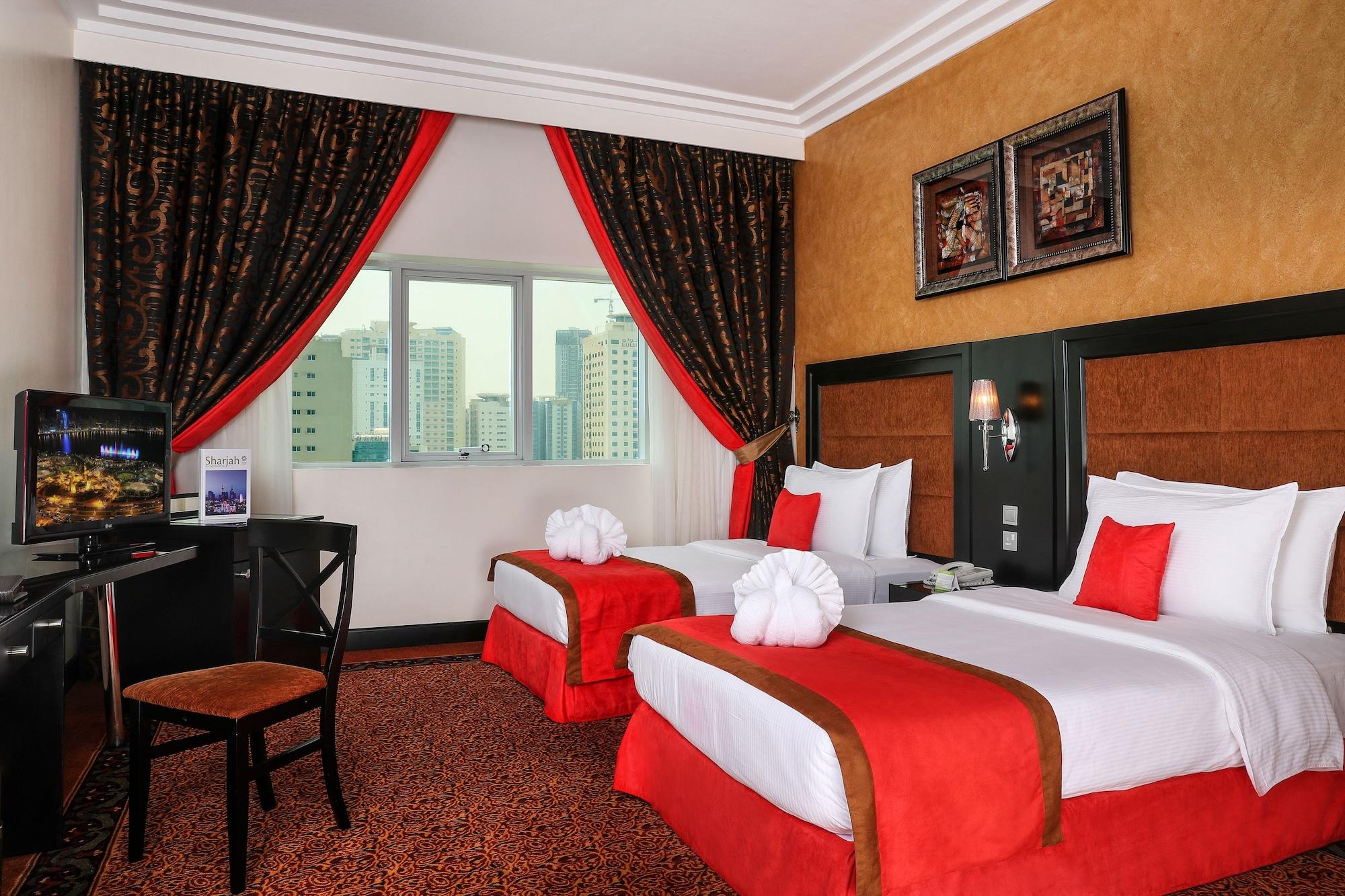 Royal Grand Suite Hotel Шарджа Экстерьер фото