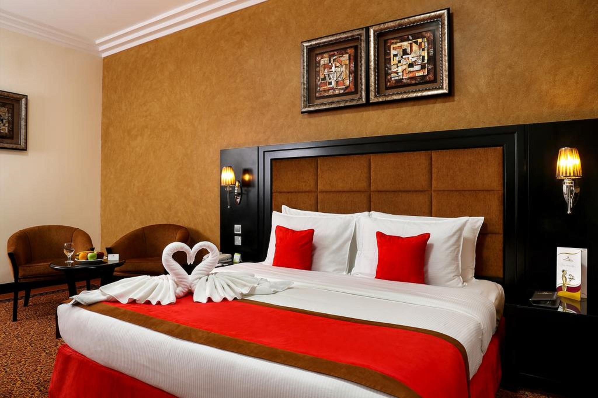 Royal Grand Suite Hotel Шарджа Экстерьер фото