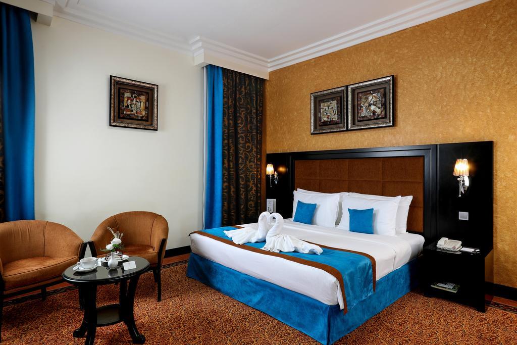 Royal Grand Suite Hotel Шарджа Экстерьер фото