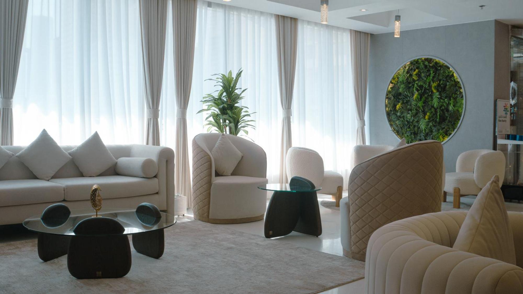Royal Grand Suite Hotel Шарджа Экстерьер фото