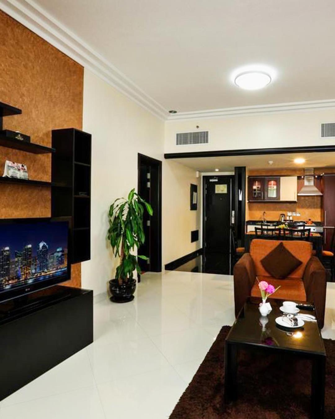 Royal Grand Suite Hotel Шарджа Экстерьер фото