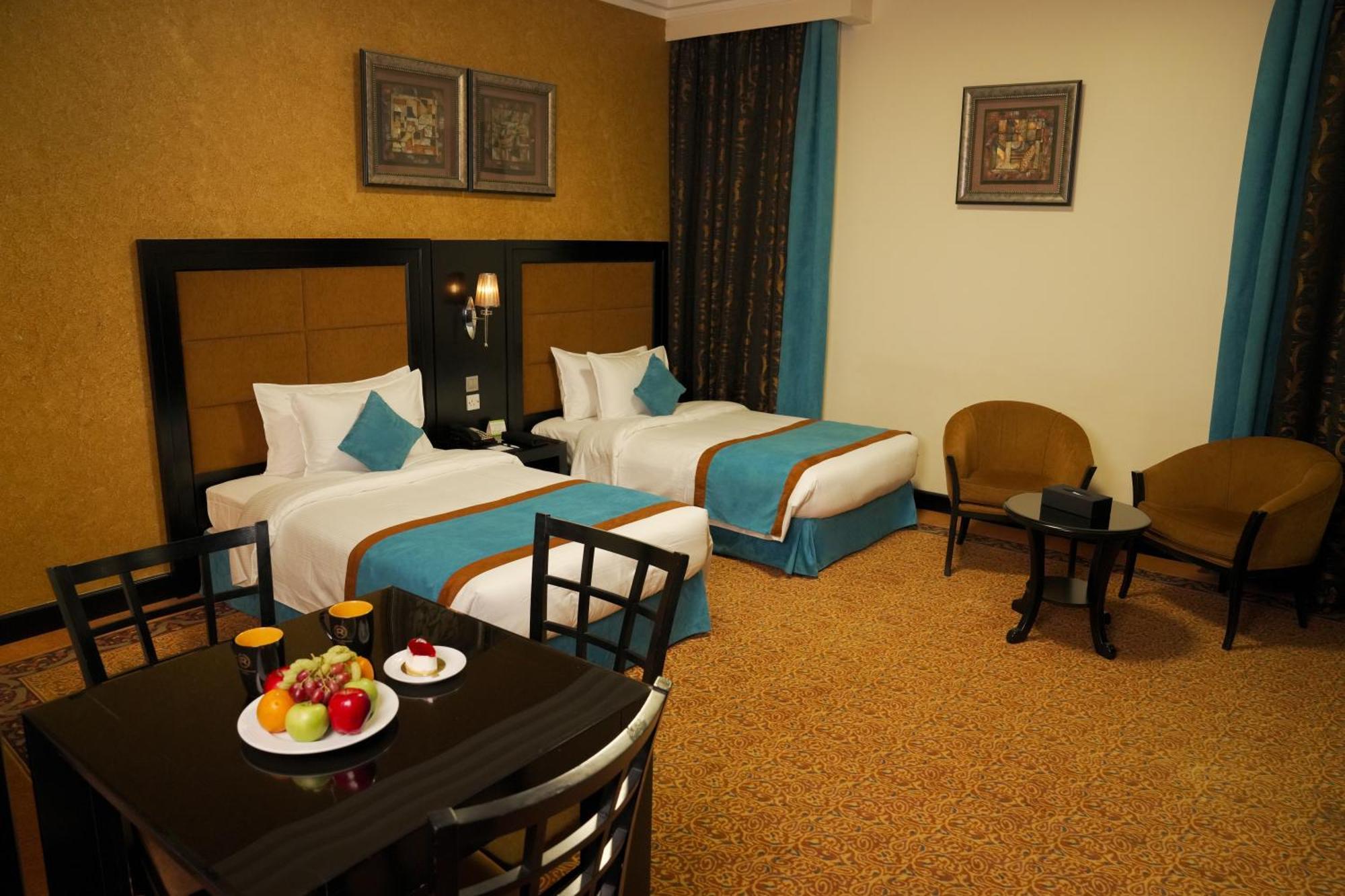Royal Grand Suite Hotel Шарджа Экстерьер фото