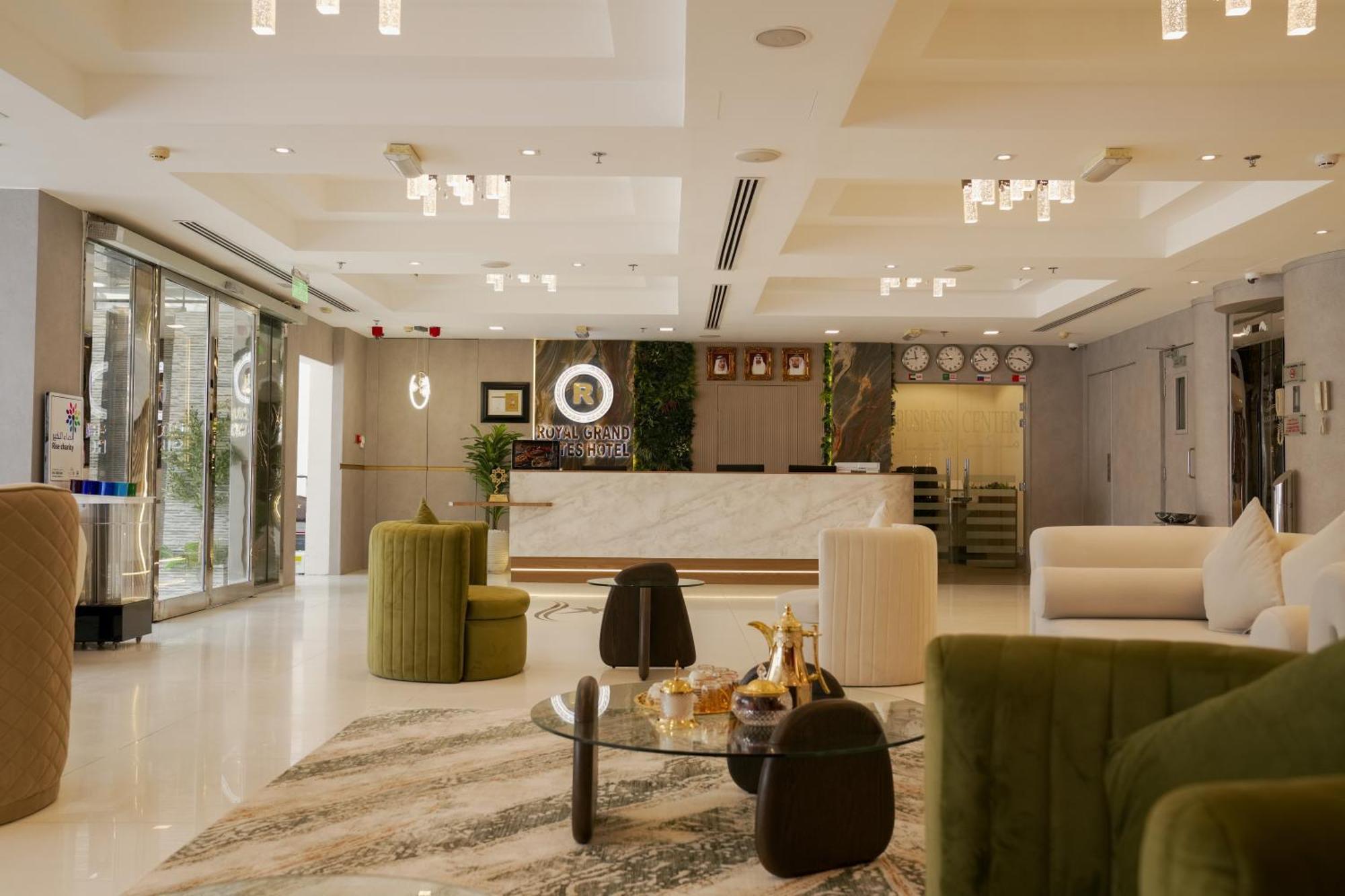 Royal Grand Suite Hotel Шарджа Экстерьер фото